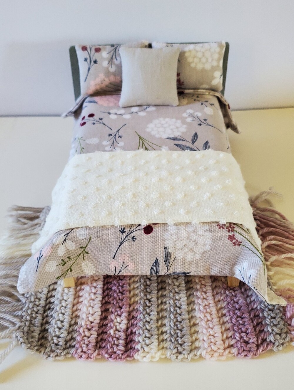 Miniature Dollhouse Bed Bedding Set Grey Floral Contemporary 1:12 Scale